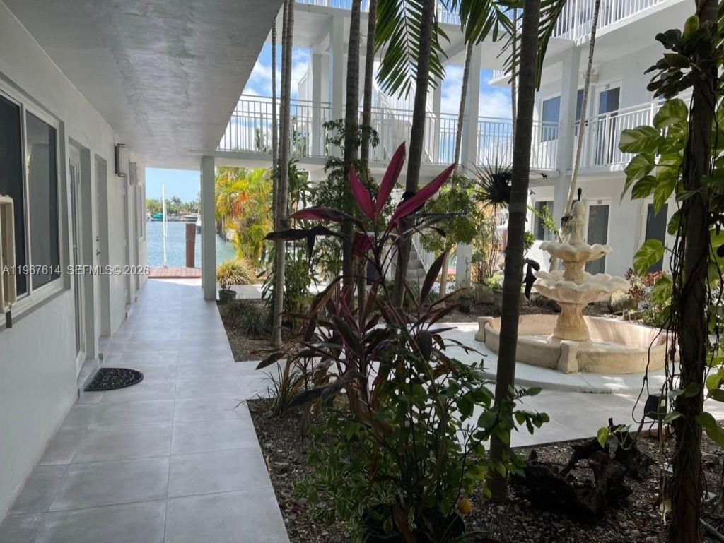 2430 NE 135th St , Unit 105, North Miami, FL 33181 Photo