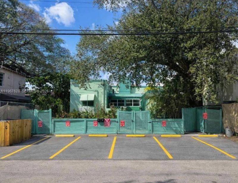 7613 Biscayne Blvd , Miami, FL 33138 Photo