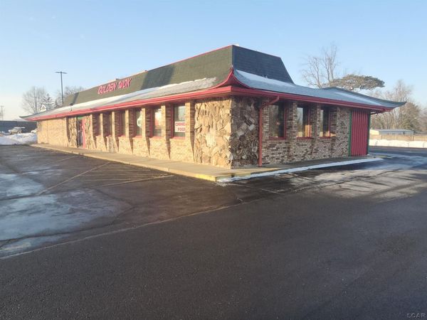 1002 S Main St, Adrian, MI 49221