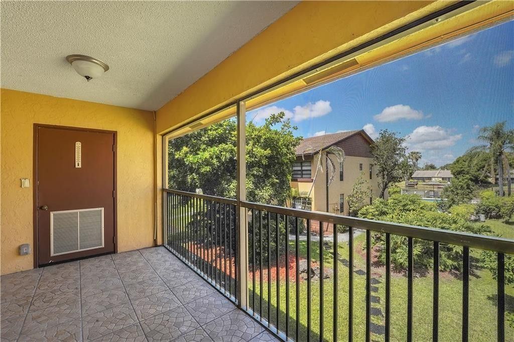 1023 Banks Rd, Unit 201, Pompano Beach, FL 33063 Photo