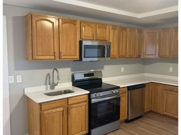 43 Arthur Street, Unit 2R, Brockton, MA 02302