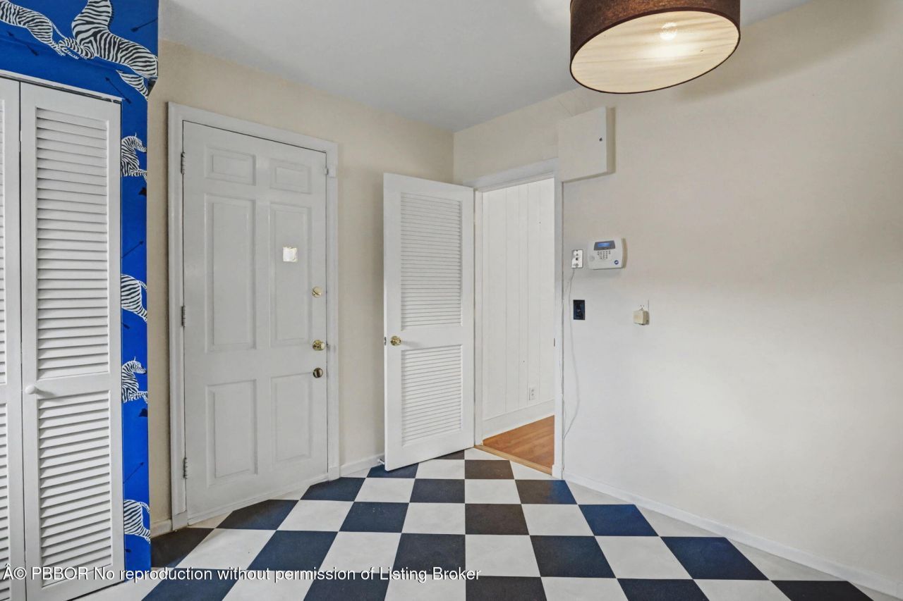 240 Oleander Avenue, Unit 244, Palm Beach, FL 33480 Photo