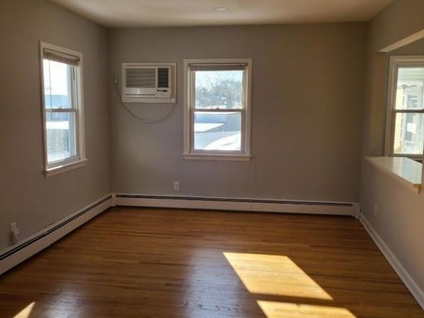 77 Shepherds Ln, Totowa, NJ 07512