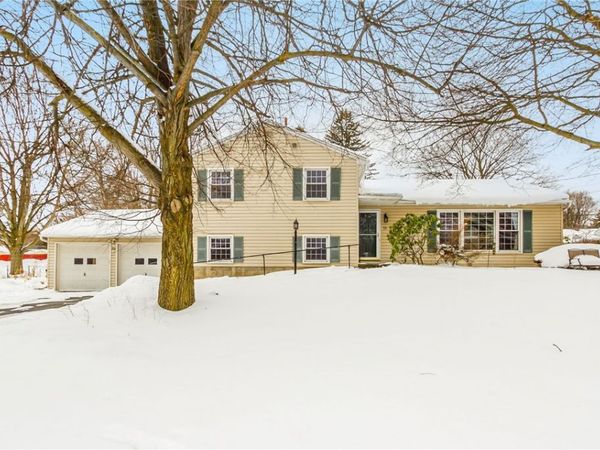 69 Stratton Road, Rochester, NY 14610