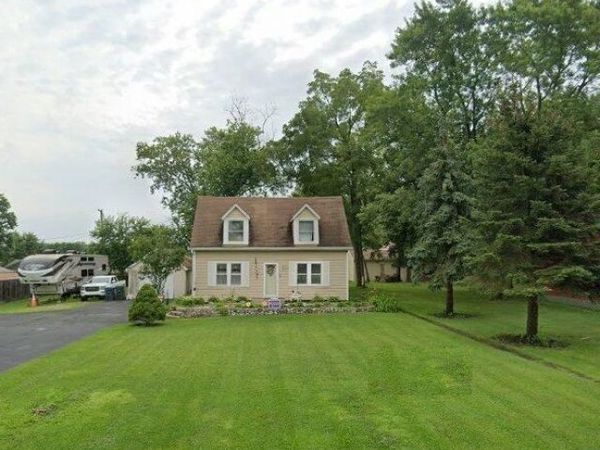 38593 Pine Avenue, Beach Park, IL 60099