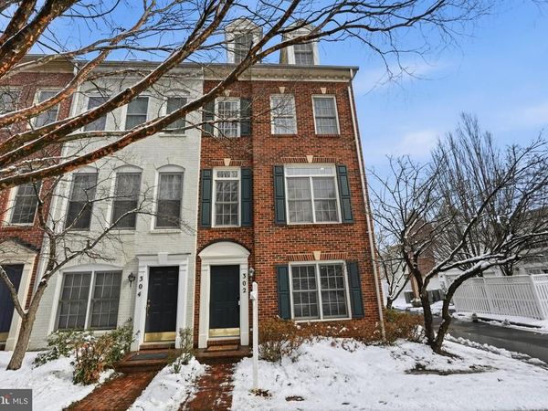 302 FALLSGROVE DRIVE, ROCKVILLE, MD 20850