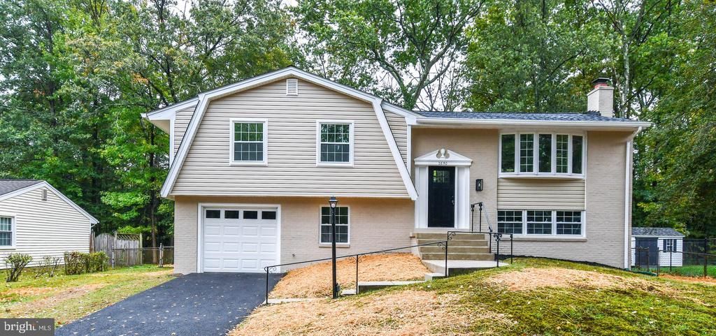 2650 Pinewood Drive, Waldorf, MD 20601 Main Photo