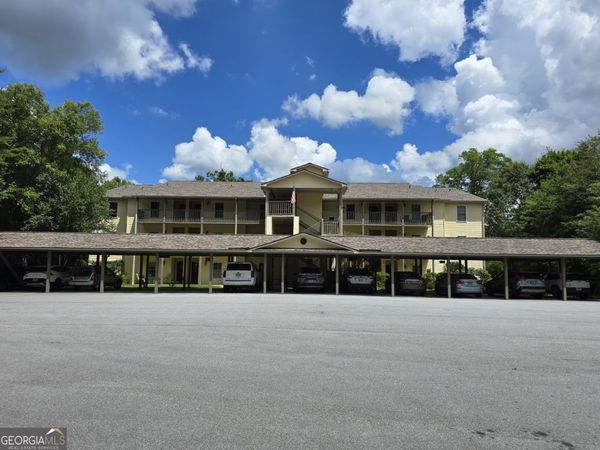 300 Ginger Creek Lane, Unit 303, Clayton, GA 30525