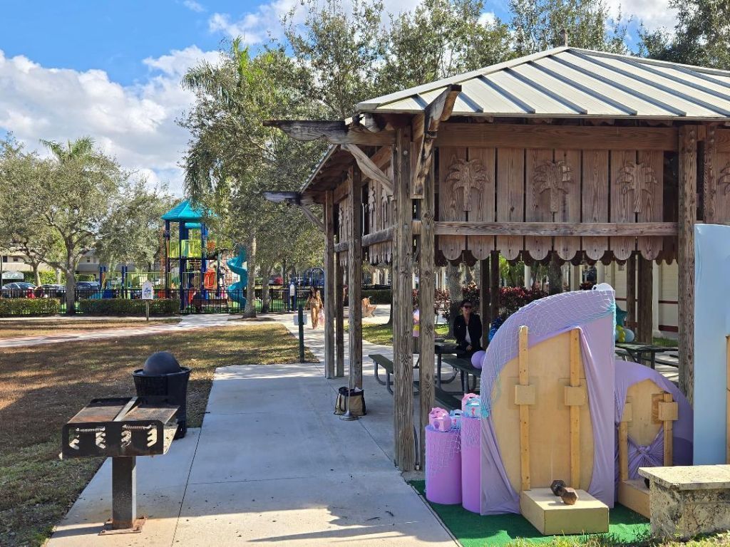 126 Sparrow Drive, Unit 22a, Royal Palm Beach, FL 33411 Photo