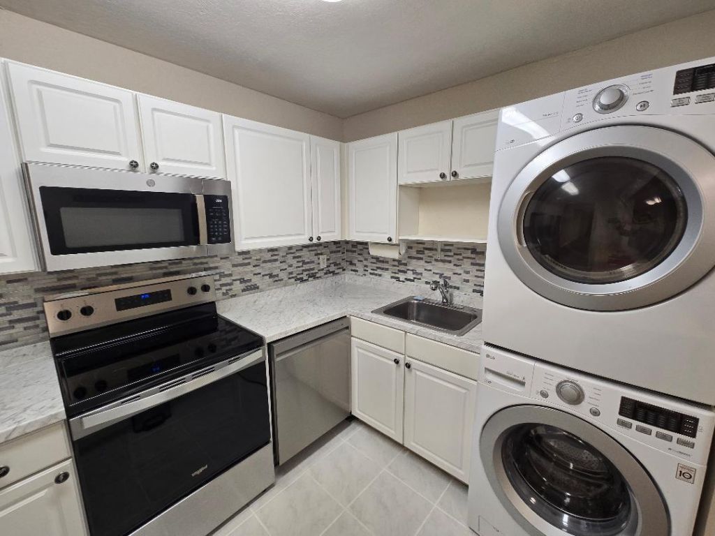 126 Sparrow Drive, Unit 22a, Royal Palm Beach, FL 33411 Photo