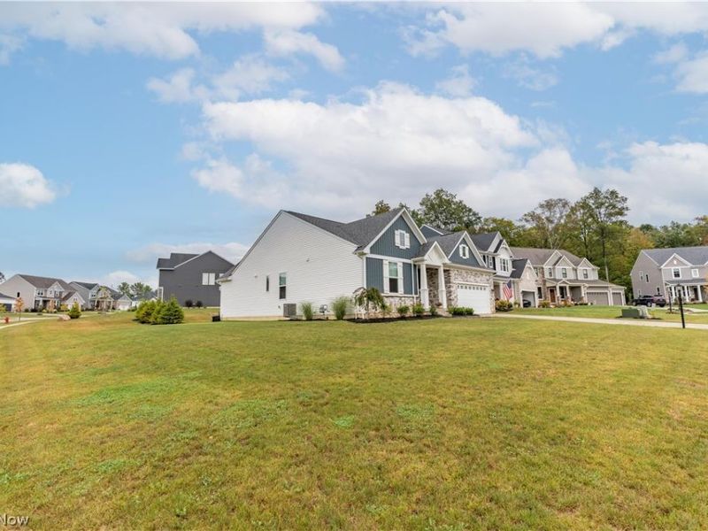 2769 Weeping Pine Drive, Medina, OH 44256 Photo 2