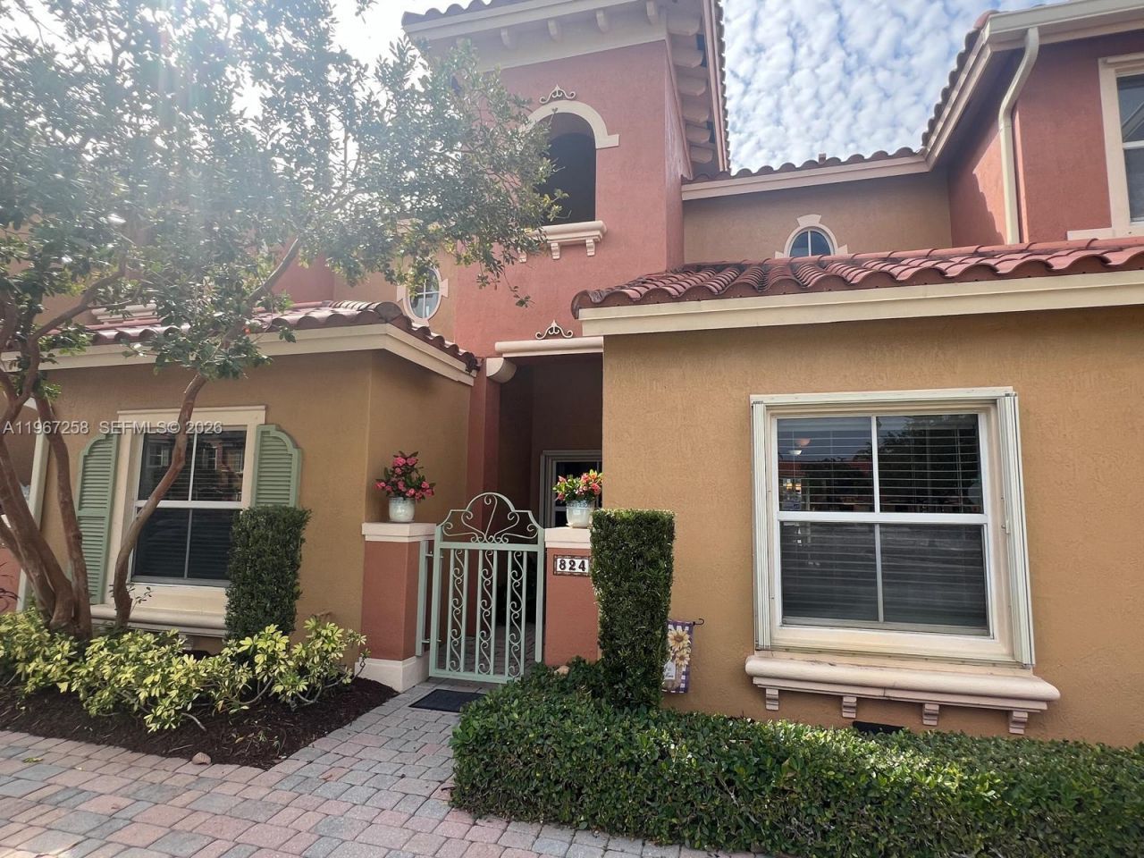 824 SW 143rd Ter, Unit 203, Pembroke Pines, FL 33027 Photo