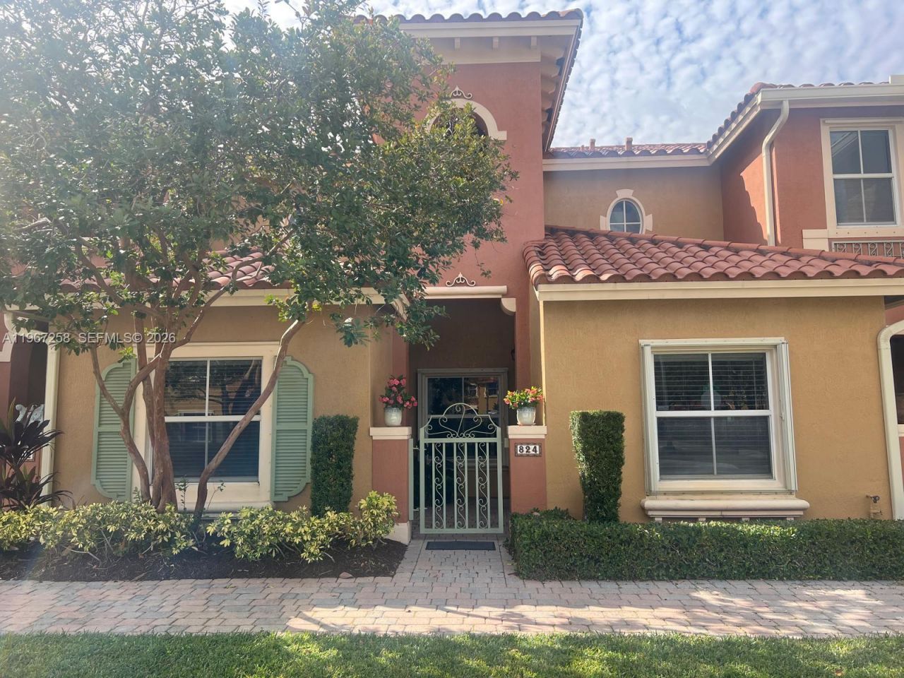 824 SW 143rd Ter, Unit 203, Pembroke Pines, FL 33027 Photo