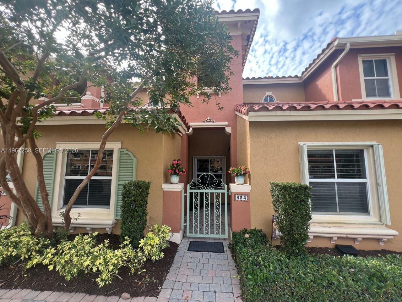 824 SW 143rd Ter , Unit 203, Pembroke Pines, FL 33027 Photo