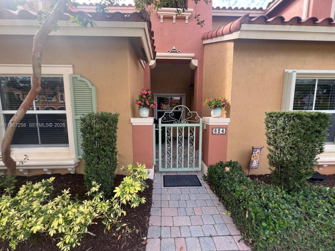 824 SW 143rd Ter, Unit 203, Pembroke Pines, FL 33027 Photo