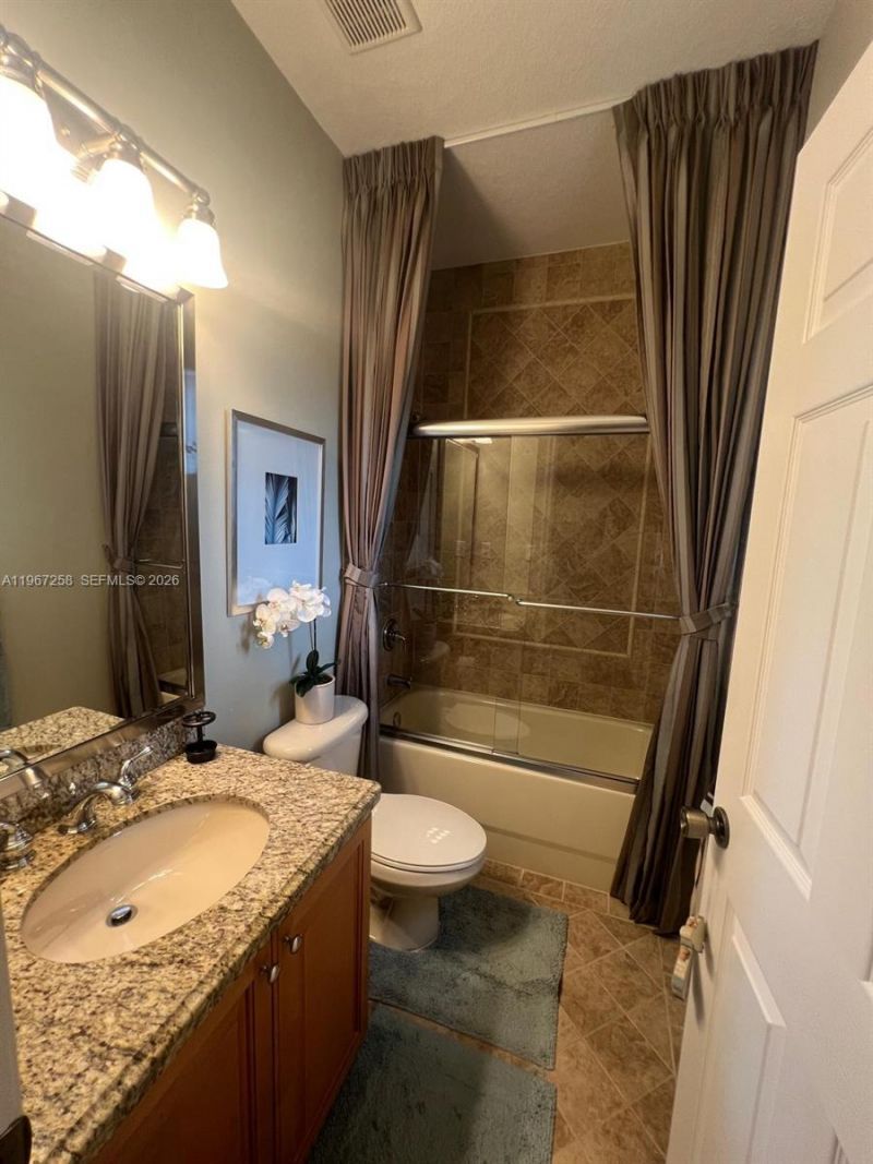 824 SW 143rd Ter , Unit 203, Pembroke Pines, FL 33027 Photo
