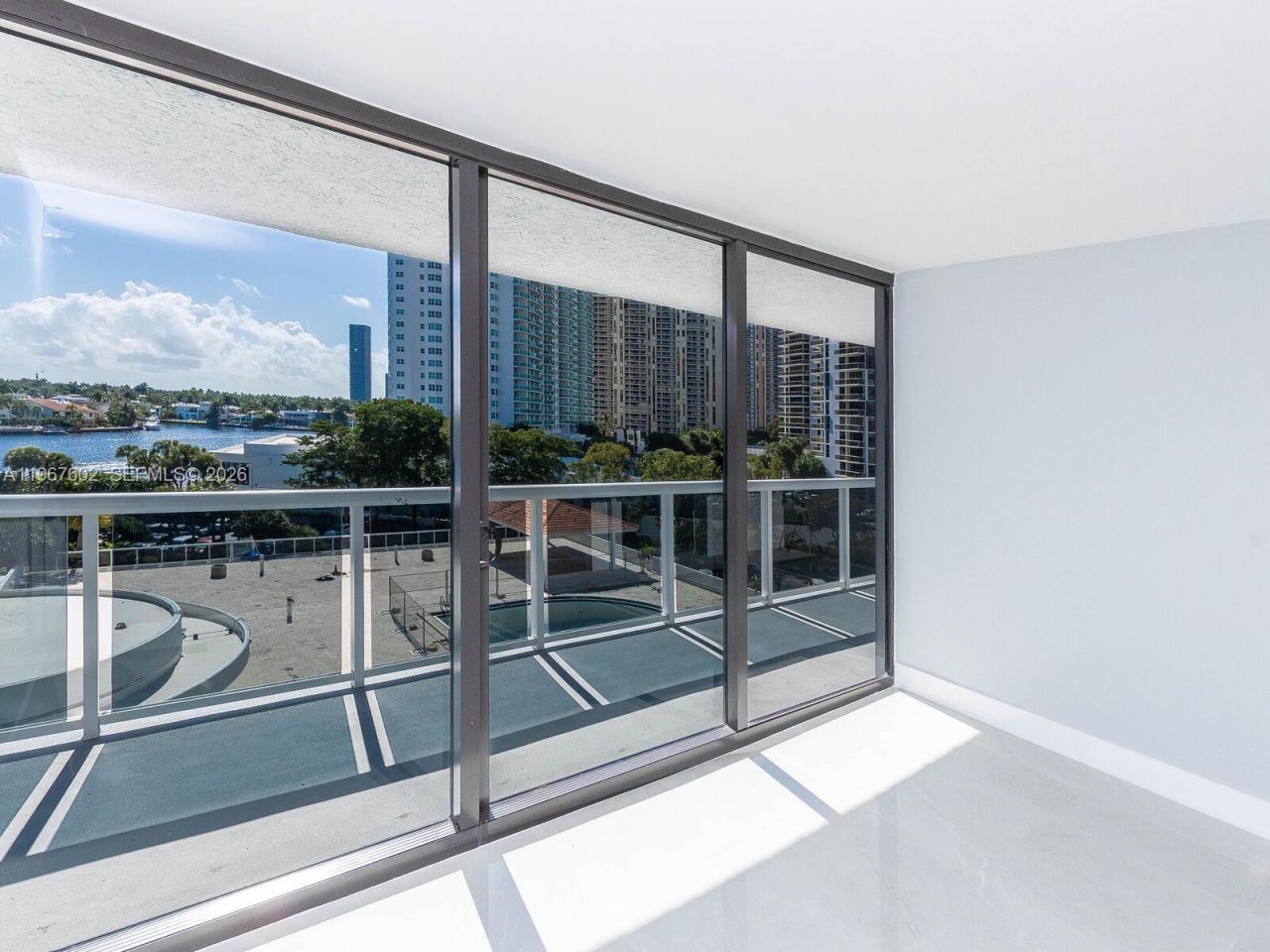 20505 E Country Club Dr, Unit 634, Aventura, FL 33180 Photo