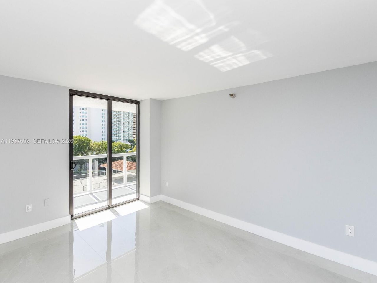 20505 E Country Club Dr, Unit 634, Aventura, FL 33180 Photo