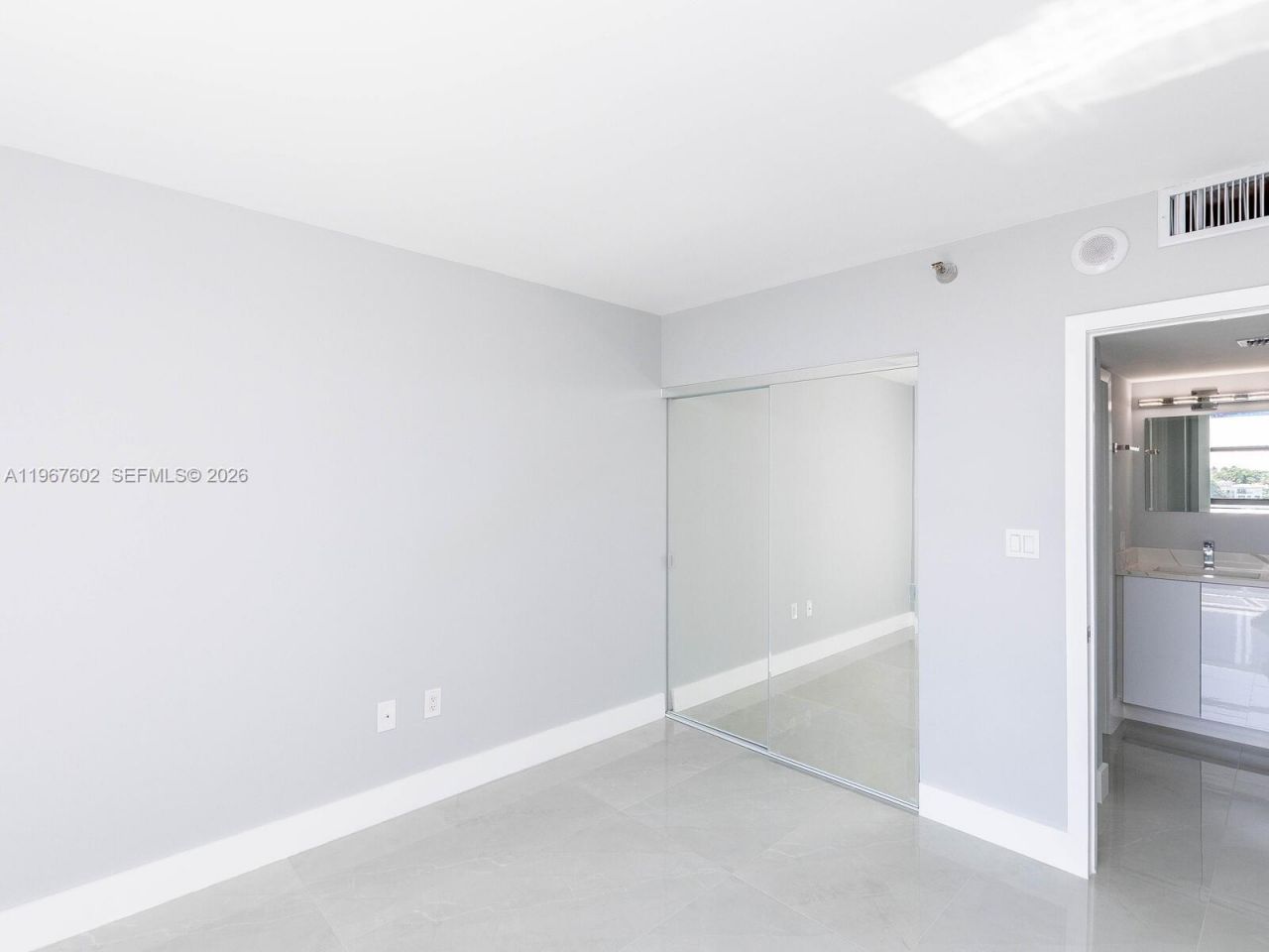 20505 E Country Club Dr, Unit 634, Aventura, FL 33180 Photo
