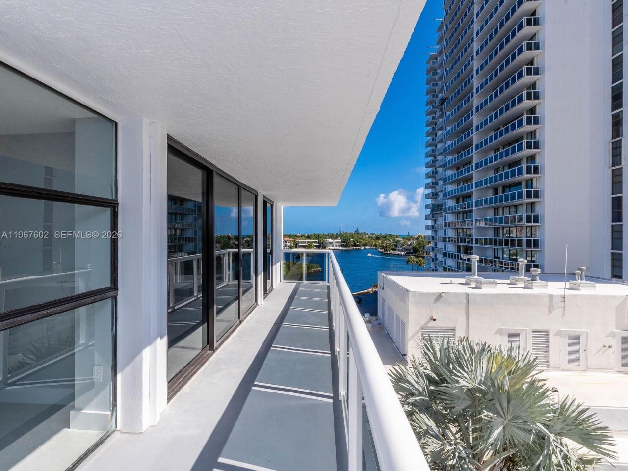 20505 E Country Club Dr, Unit 634, Aventura, FL 33180 Photo