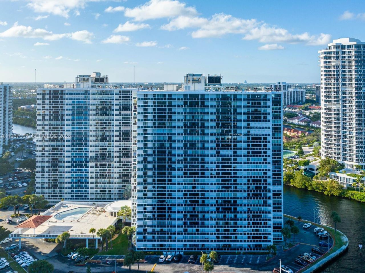 20505 E Country Club Dr, Unit 634, Aventura, FL 33180 Photo