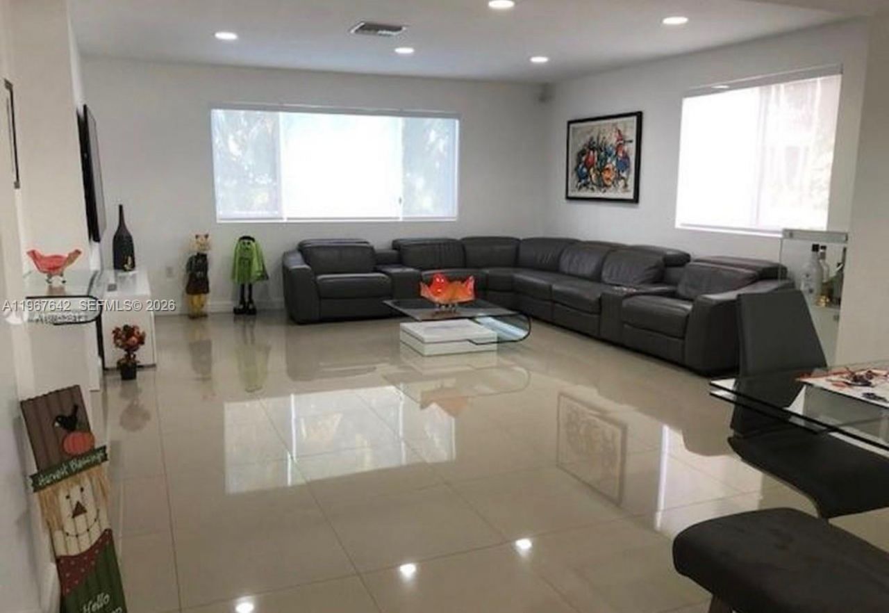 Please Call For Address, Miami, FL 33155 Photo