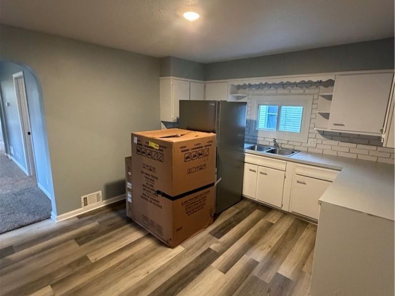 650 Kling Street, Akron, OH 44311 Photo 2