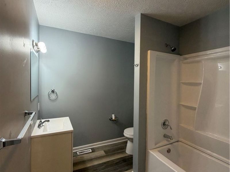 650 Kling Street, Akron, OH 44311 Photo 4