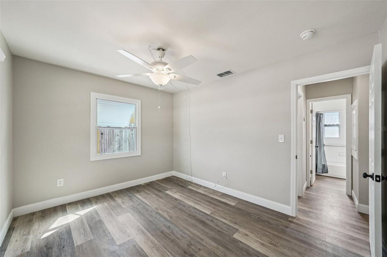 5428 Burlington Avenue N, Saint Petersburg, FL 33710 Photo