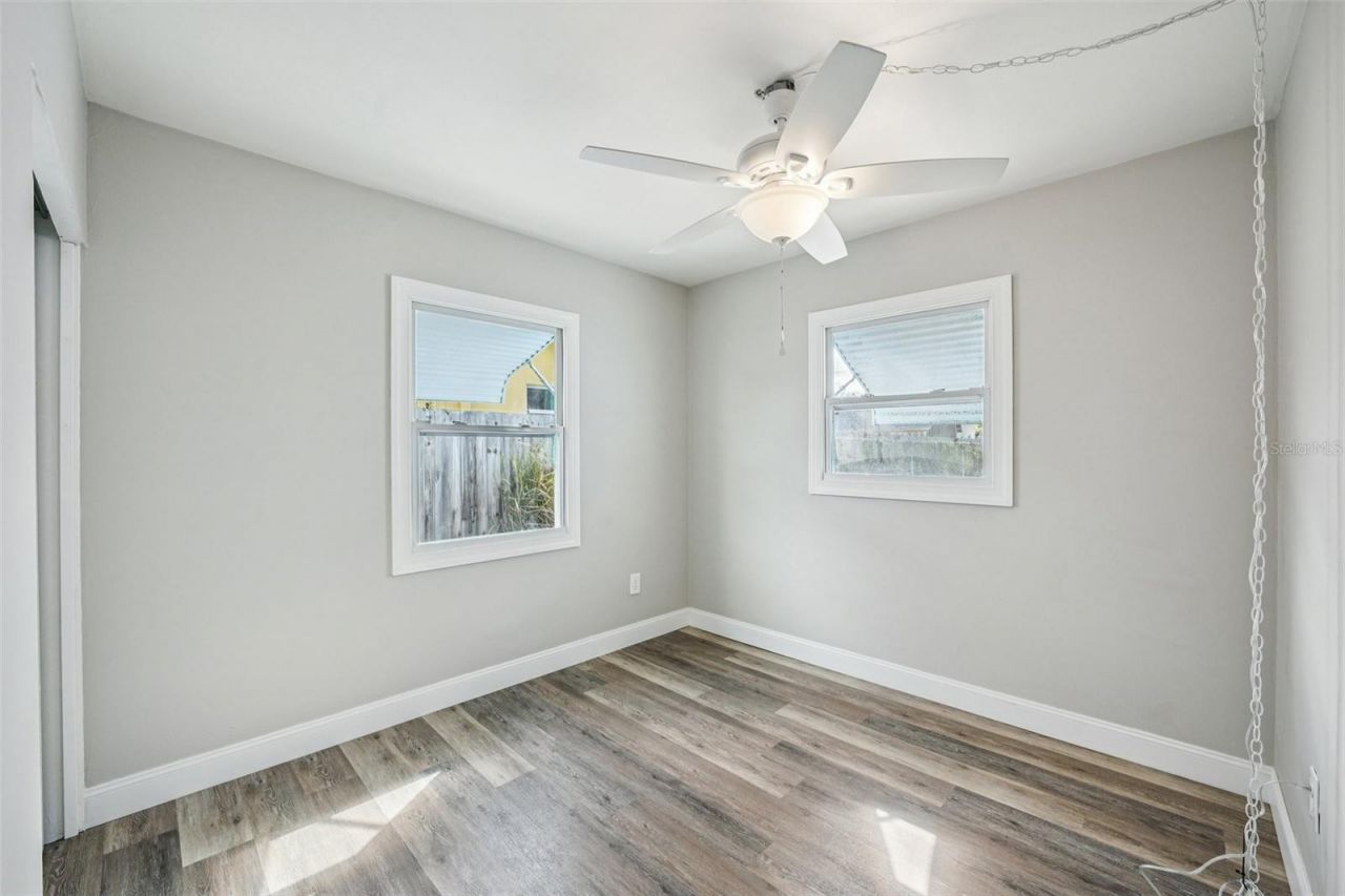 5428 Burlington Avenue N, Saint Petersburg, FL 33710 Photo