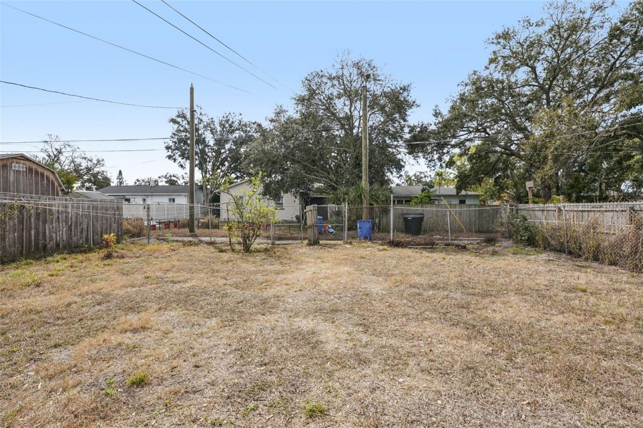 5428 Burlington Avenue N, Saint Petersburg, FL 33710 Photo