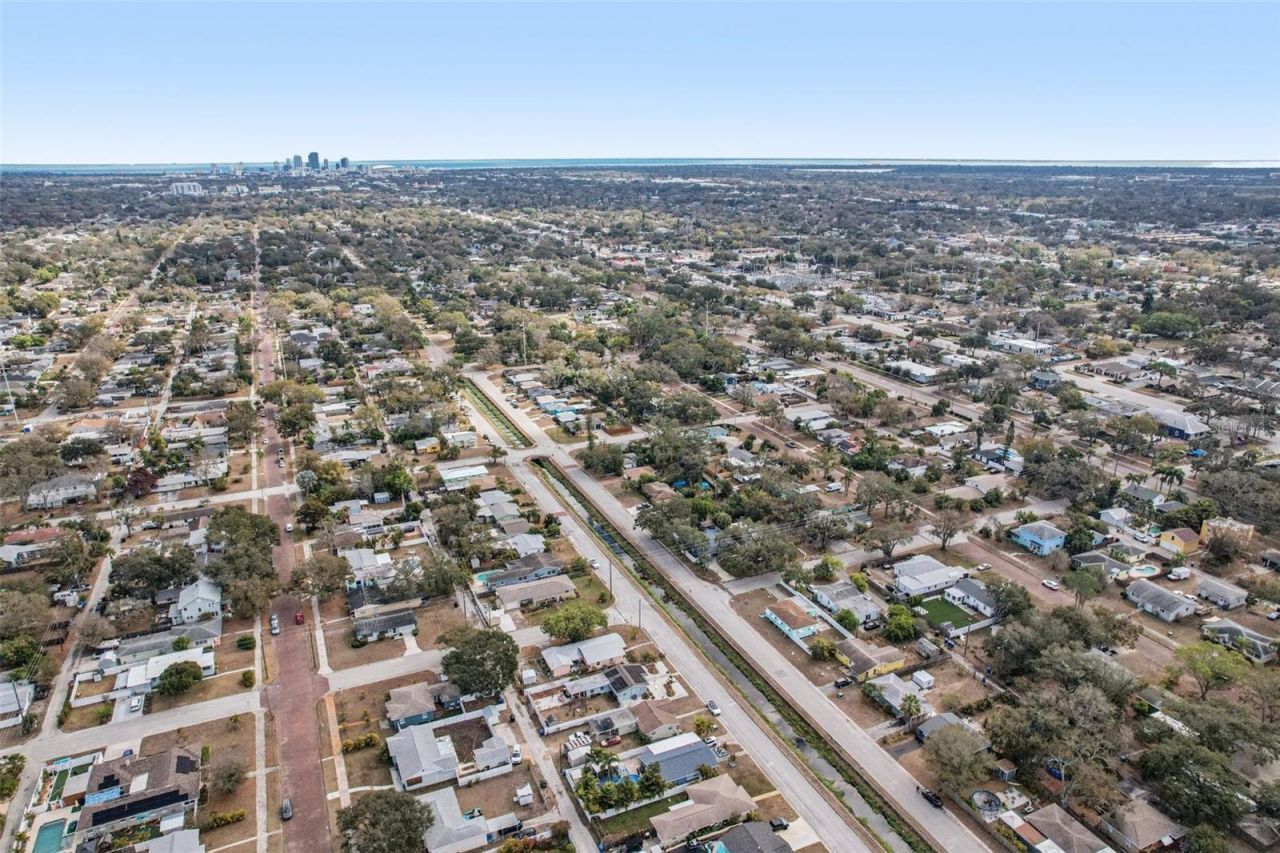 5428 Burlington Avenue N, Saint Petersburg, FL 33710 Photo