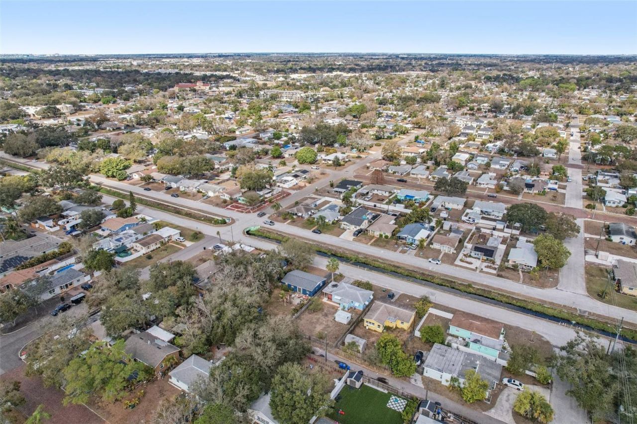 5428 Burlington Avenue N, Saint Petersburg, FL 33710 Photo