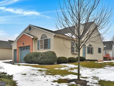 2098 WALNUT ST, LEBANON, PA 17042