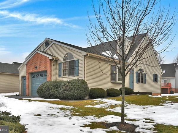 2098 WALNUT ST, LEBANON, PA 17042