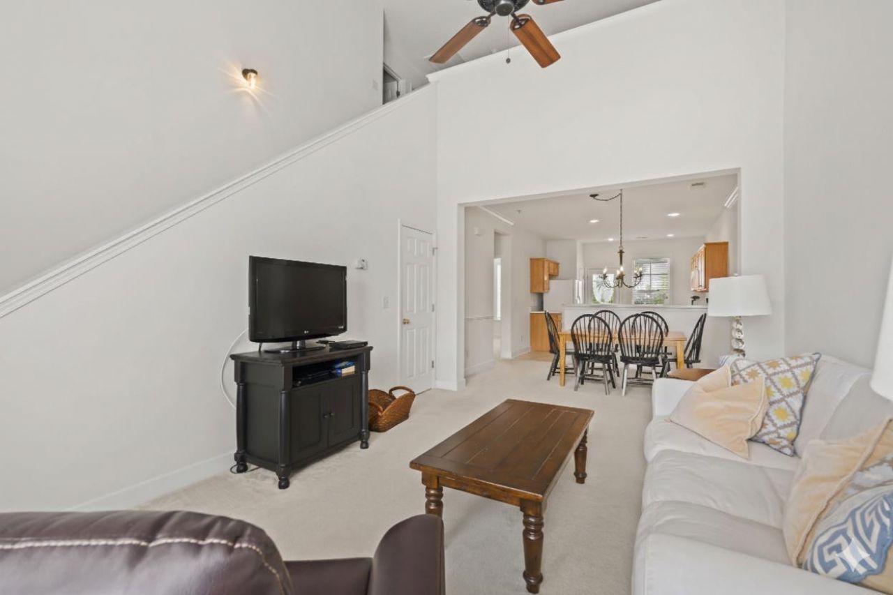 1005 Balmore Dr. Photo 4
