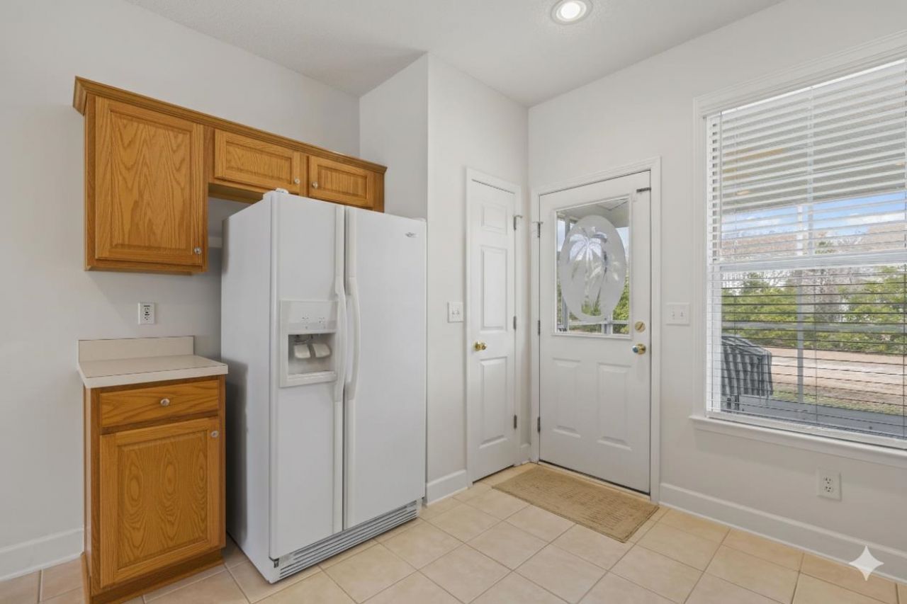 1005 Balmore Dr. Photo 9