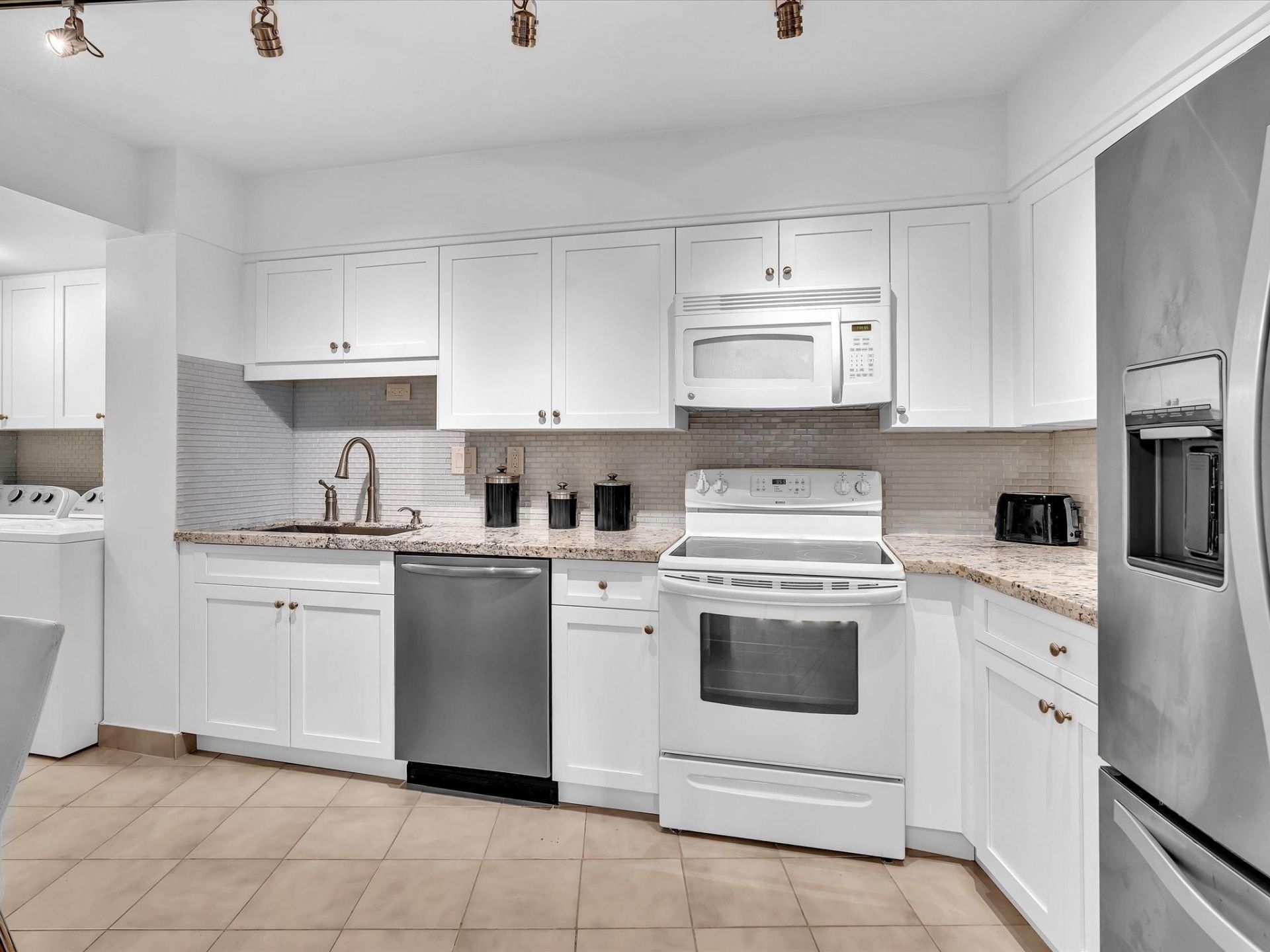 3000 Holiday Drive, Unit 603, Fort Lauderdale, FL 33316 Photo