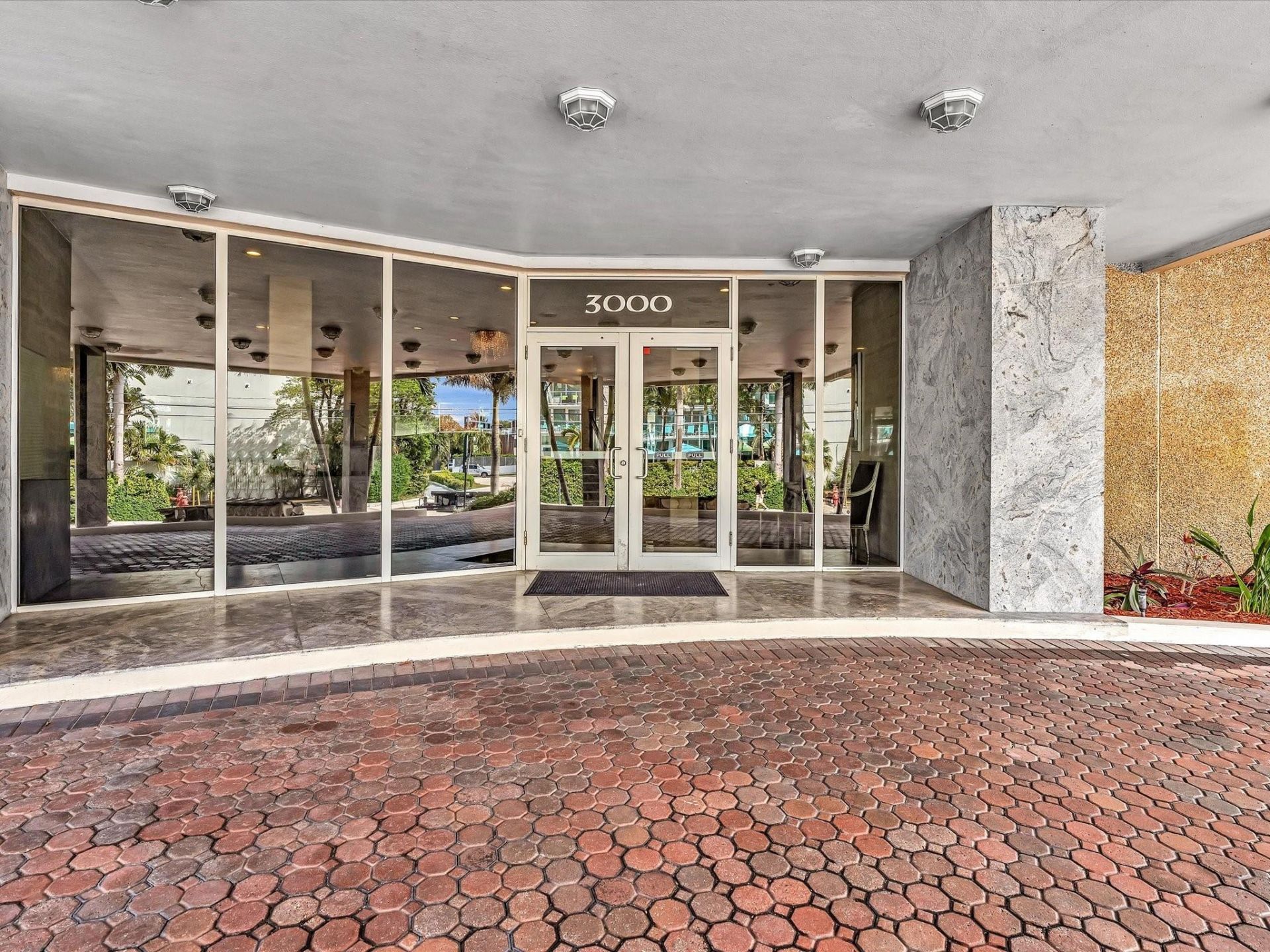 3000 Holiday Drive, Unit 603, Fort Lauderdale, FL 33316 Photo