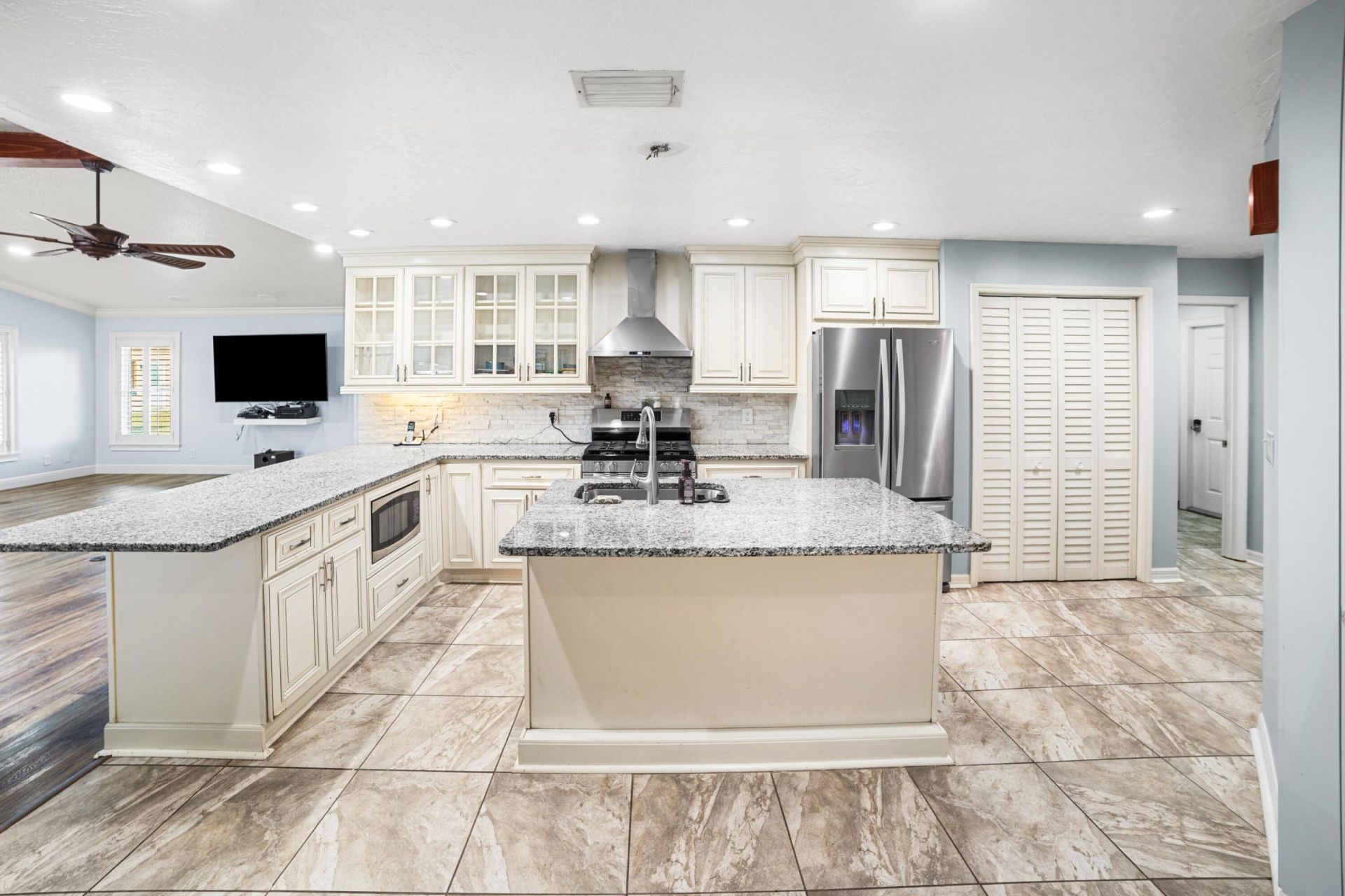 2500 Lake Josephine Drive, Sebring, FL 33875 Photo