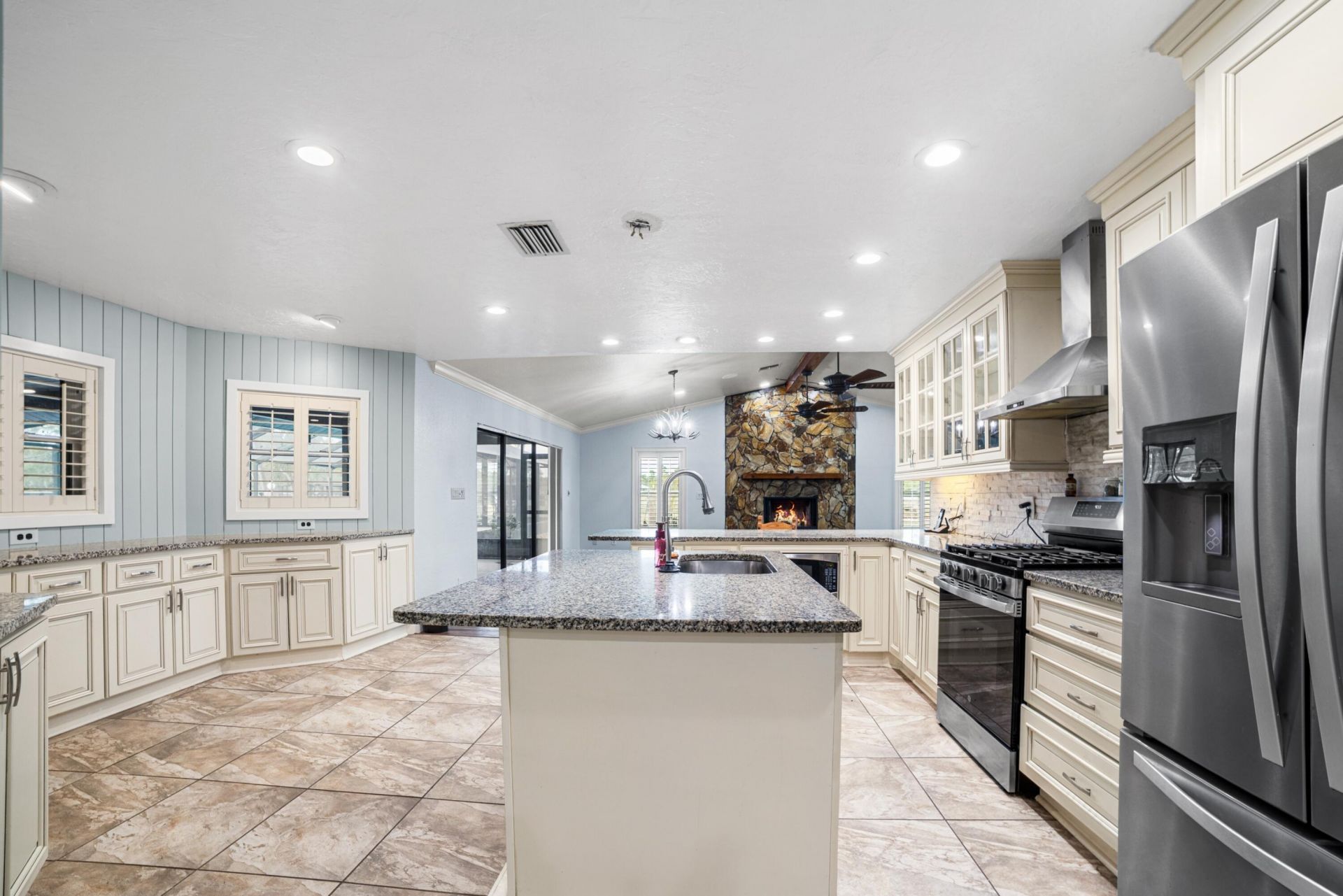 2500 Lake Josephine Drive, Sebring, FL 33875 Photo