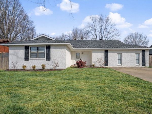 1101 Karena Street, Springdale, AR 72762