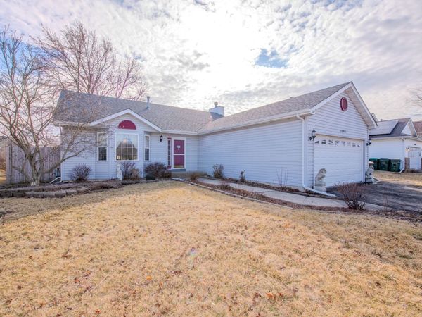 26461 W Stonebriar Way, Channahon, IL 60410