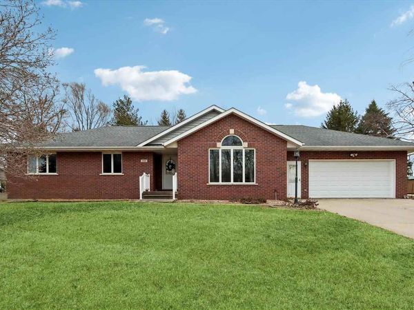 450 St. Paul Street, Parnell, IA 52325