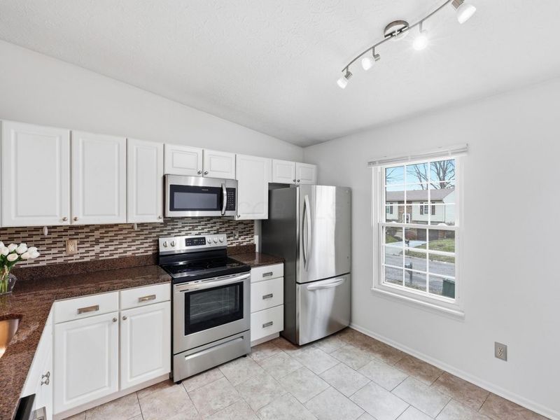 4151 Berryfield Drive, Columbus, OH 43230 Photo 9