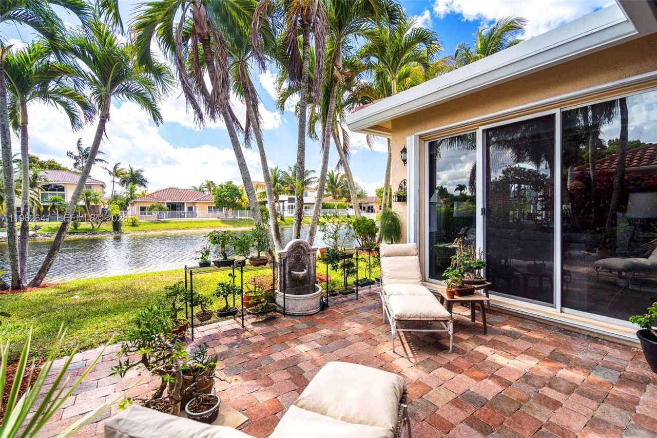 16400 NW 15th St , Pembroke Pines, FL 33028 Photo