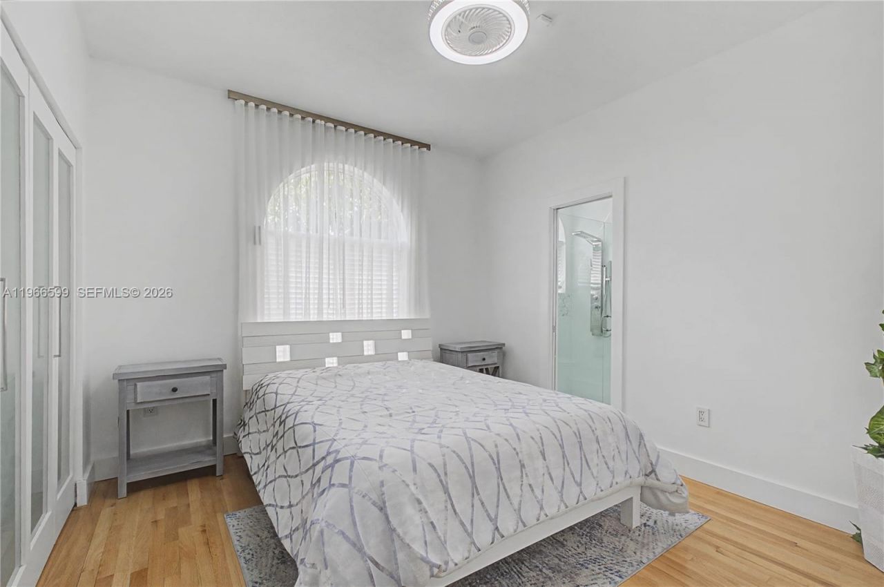 8305 NW 157th Ter, Miami Lakes, FL 33016 Photo