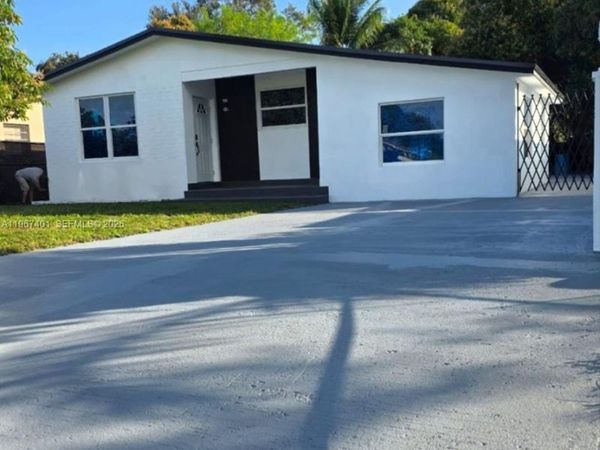 2600 NW 108th St, Miami, FL 33167
