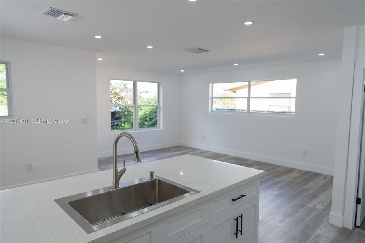 2600 NW 108th St , Miami, FL 33167 Photo