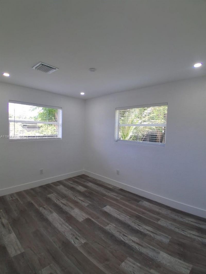 2600 NW 108th St, Miami, FL 33167 Photo